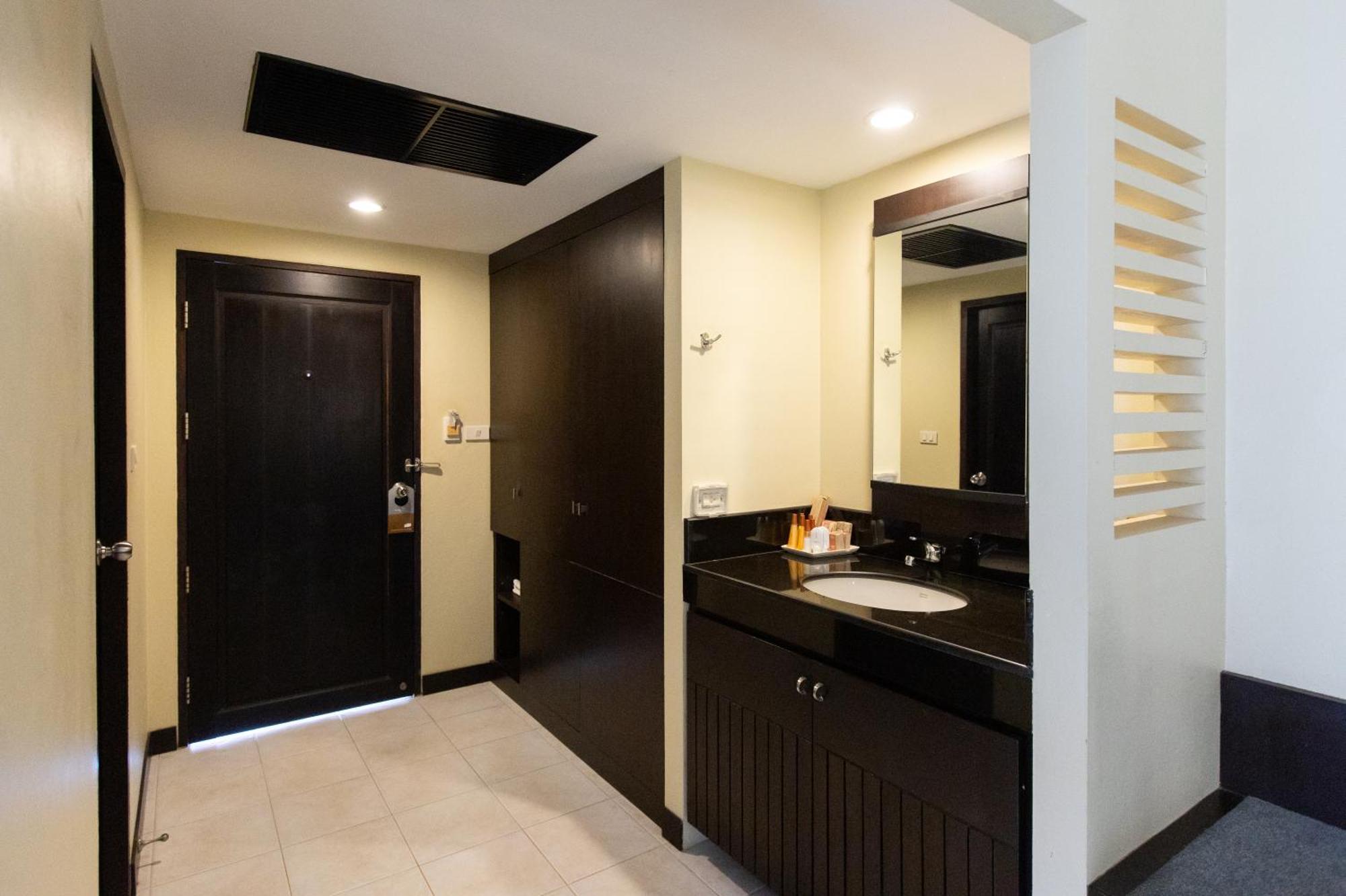 Nang Thong Beach Resort Khao Lak Exterior foto