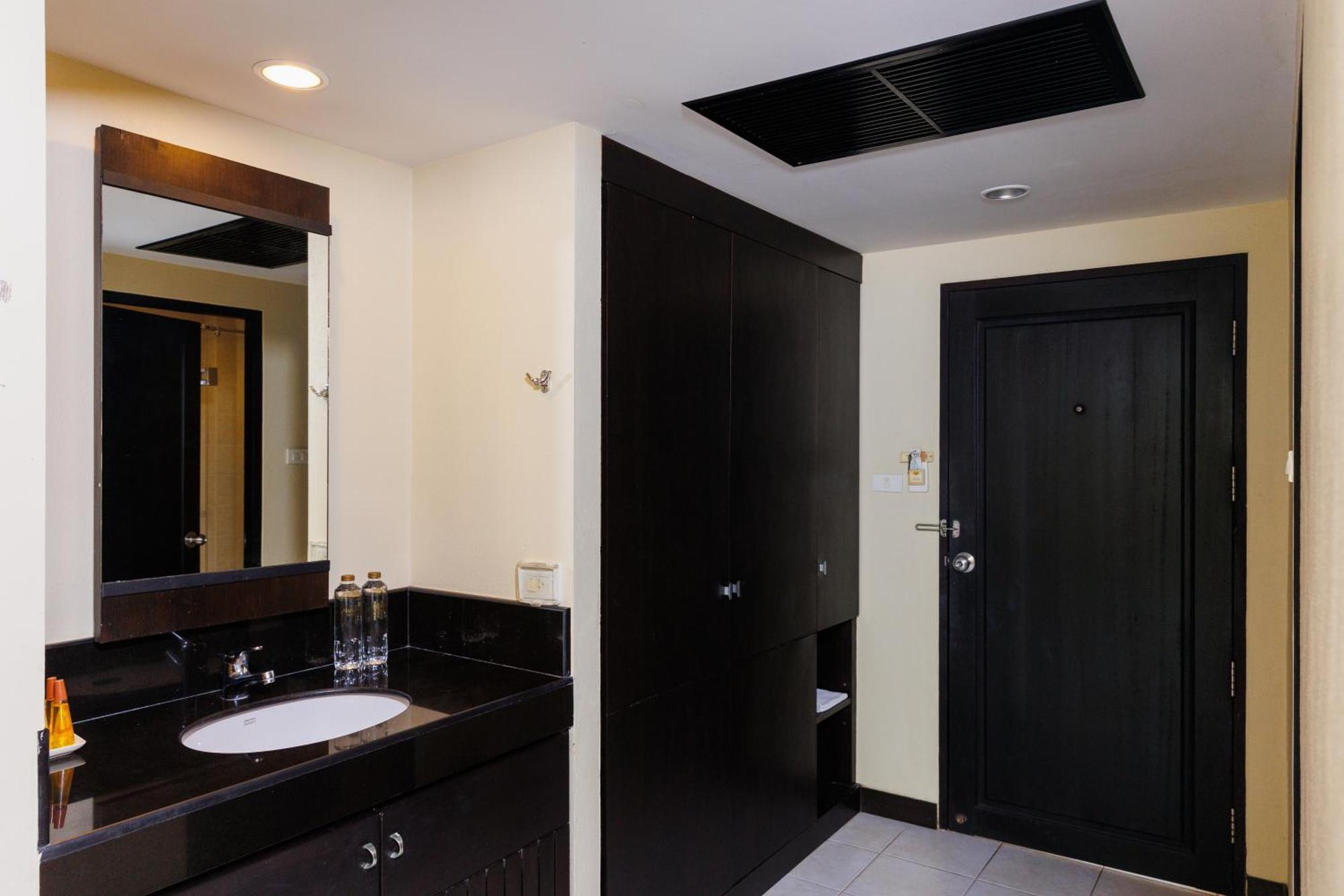 Nang Thong Beach Resort Khao Lak Exterior foto